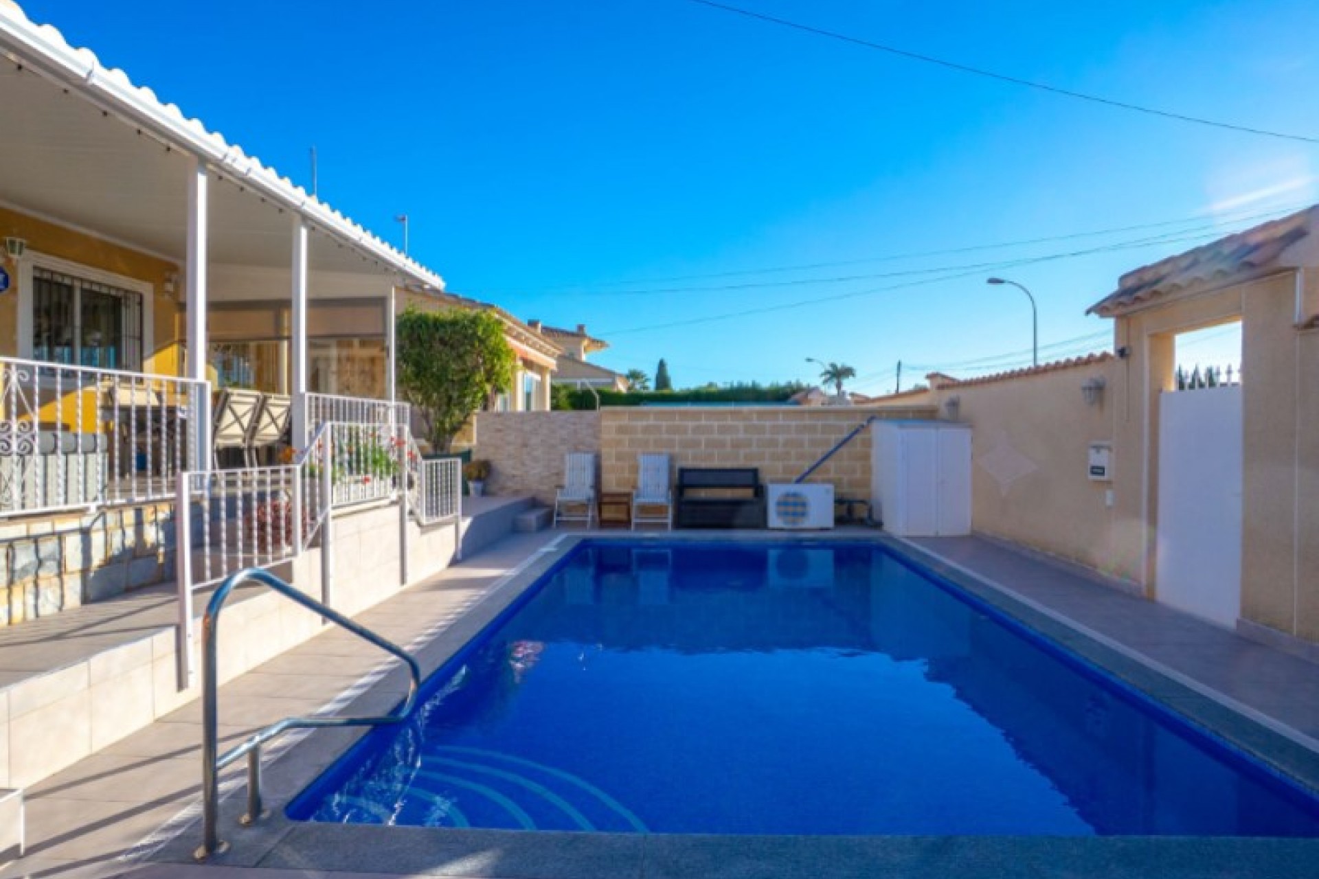 Återförsäljning - Villa -
Torrevieja - Costa Blanca