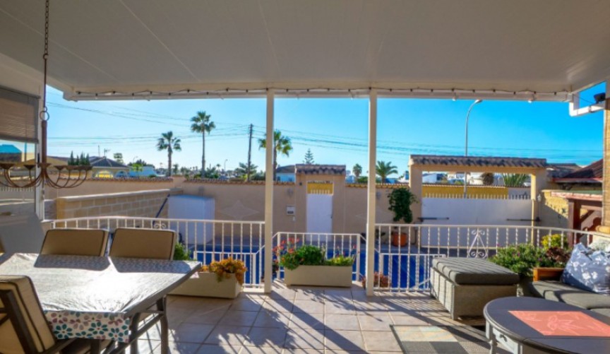 Återförsäljning - Villa -
Torrevieja - Costa Blanca