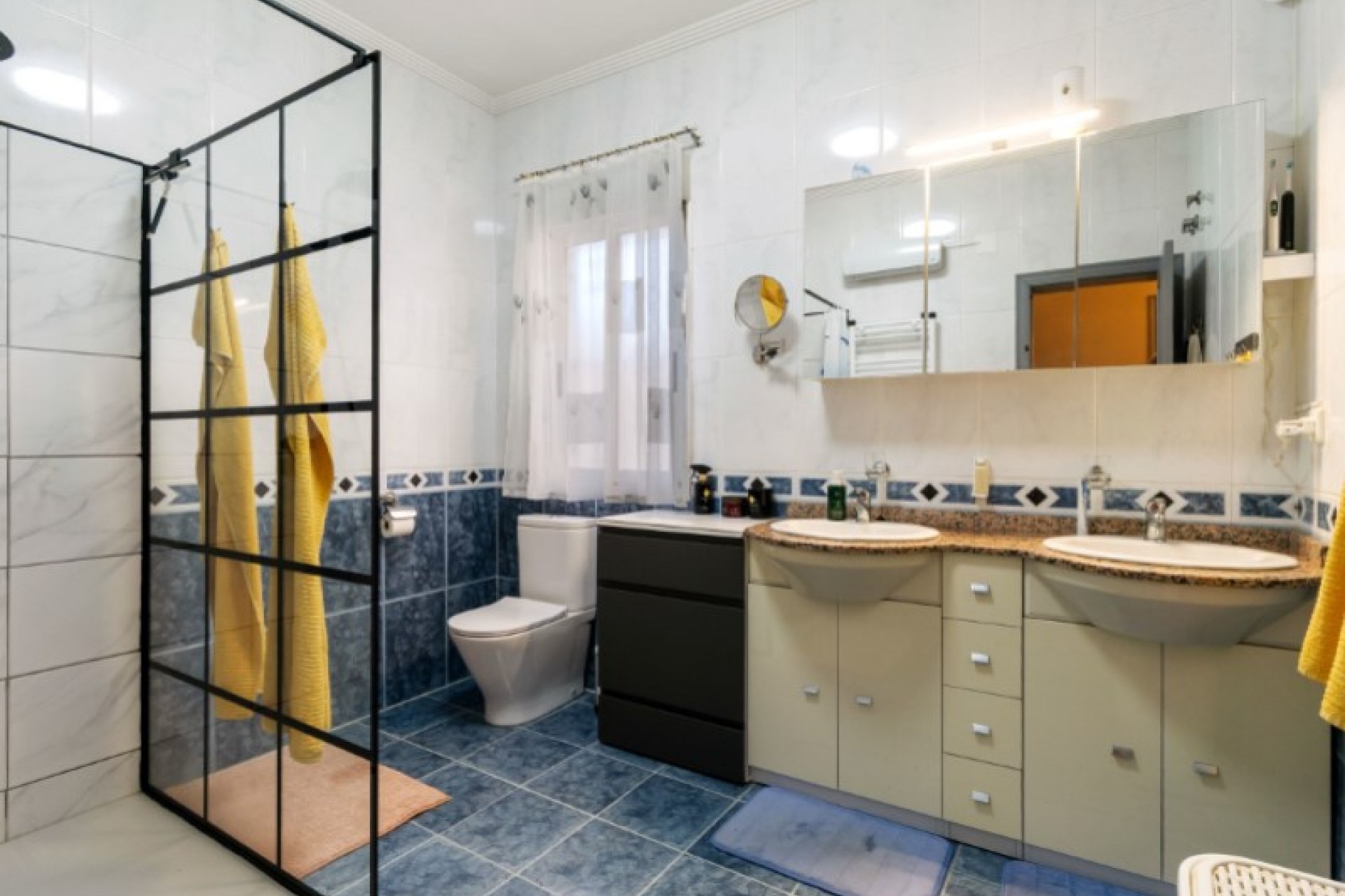 Återförsäljning - Villa -
Torrevieja - Costa Blanca