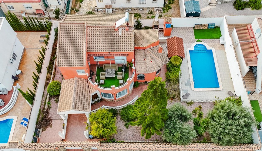 Återförsäljning - Villa -
Torrevieja - Costa Blanca