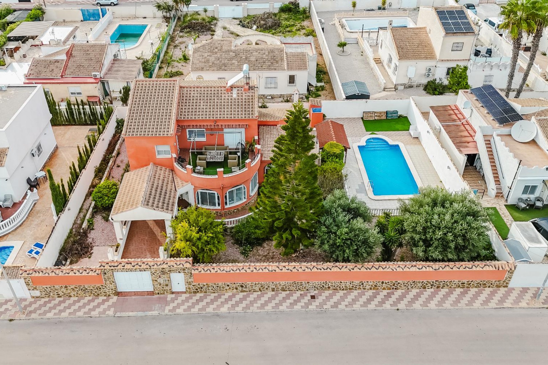Återförsäljning - Villa -
Torrevieja - Costa Blanca