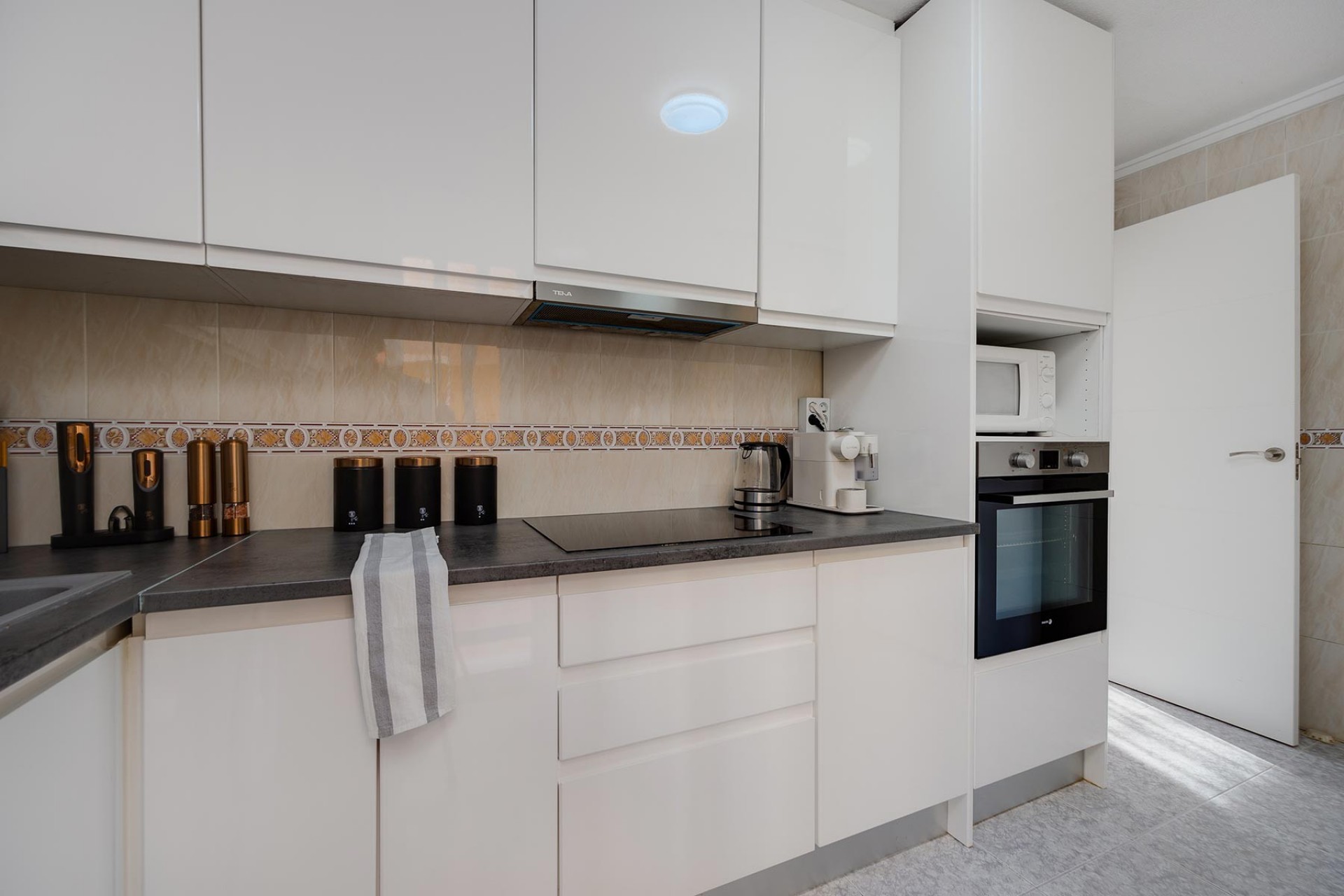 Återförsäljning - Villa -
Torrevieja - Costa Blanca