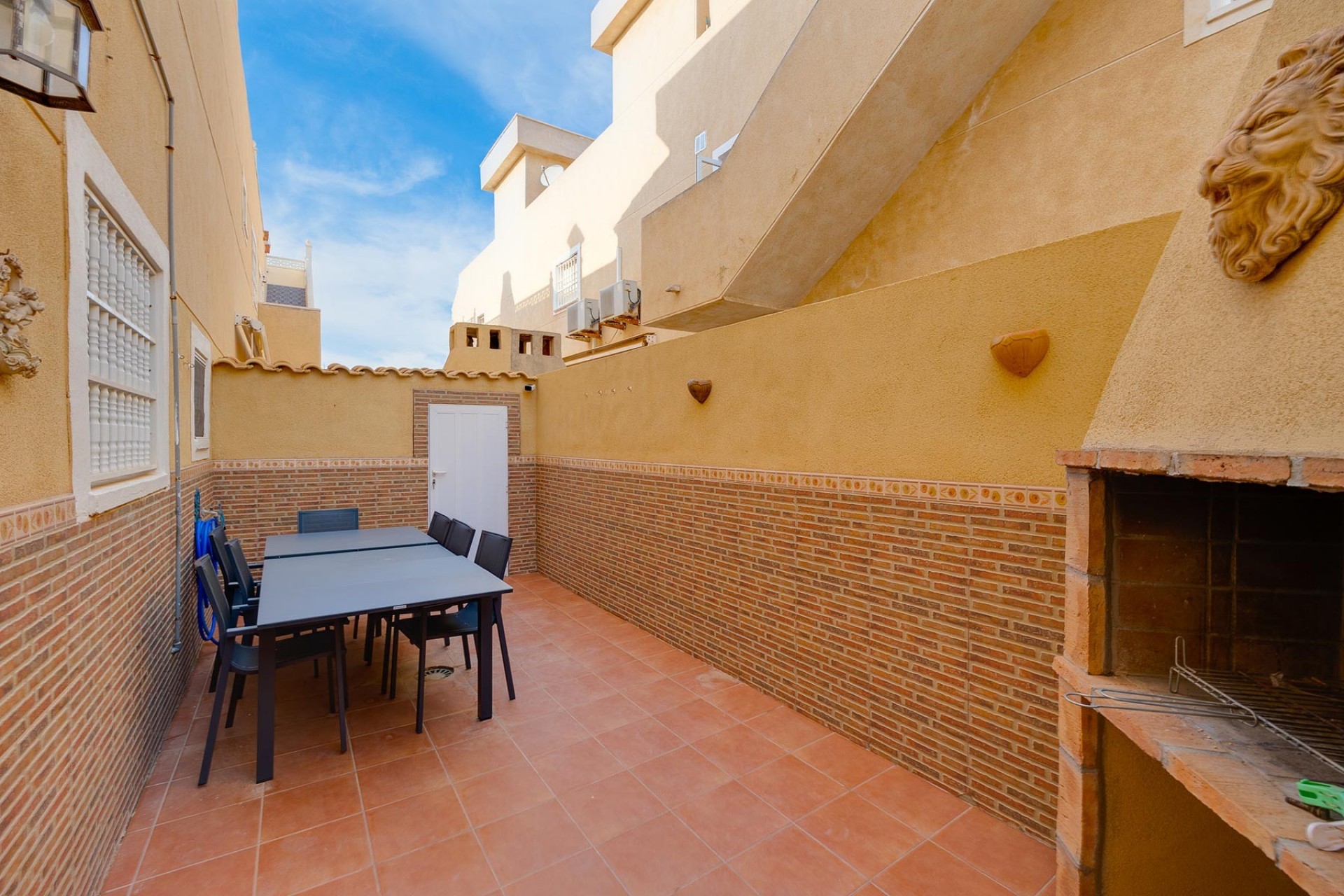 Återförsäljning - Villa -
Torrevieja - Costa Blanca