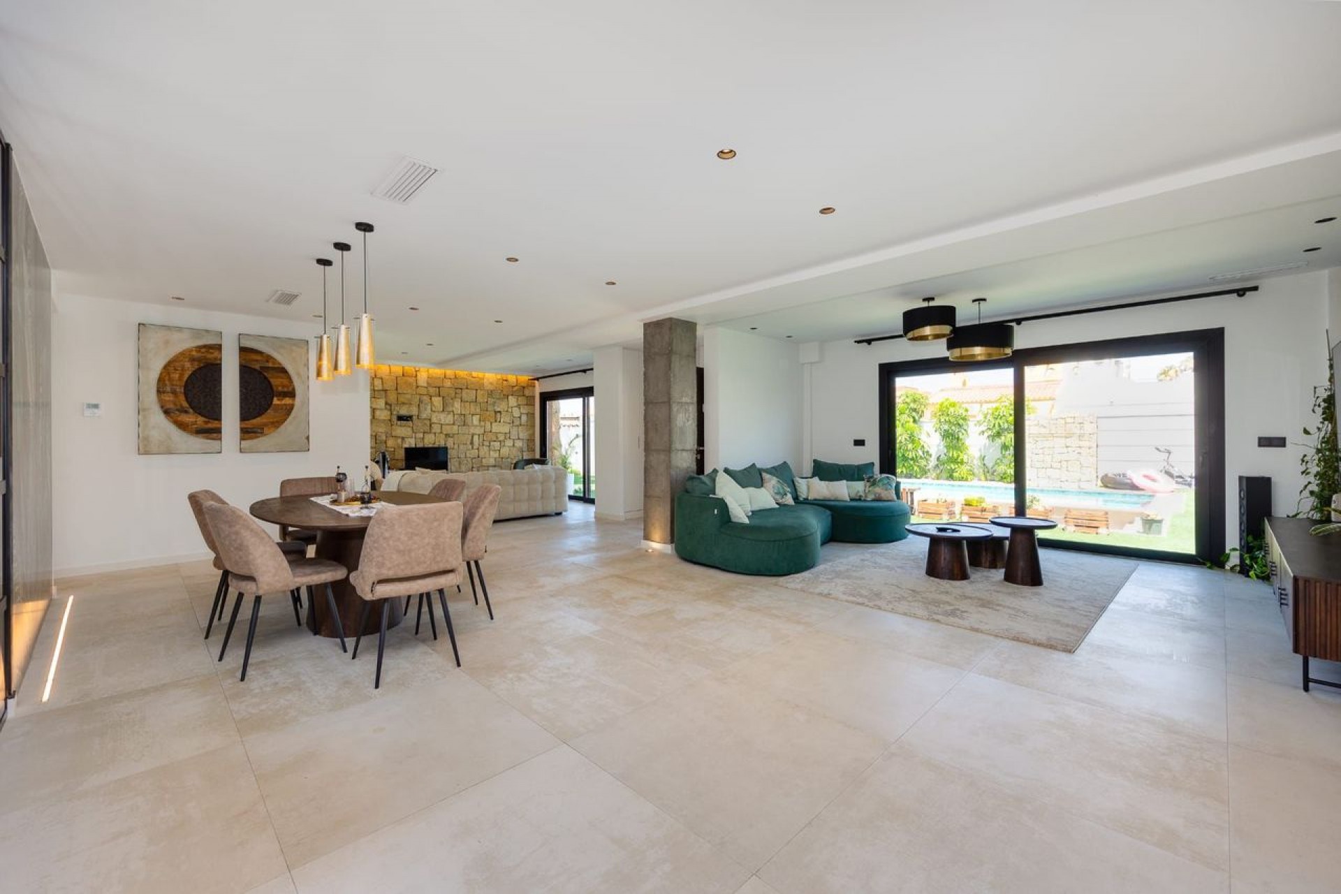 Återförsäljning - Villa -
Torrevieja - Costa Blanca