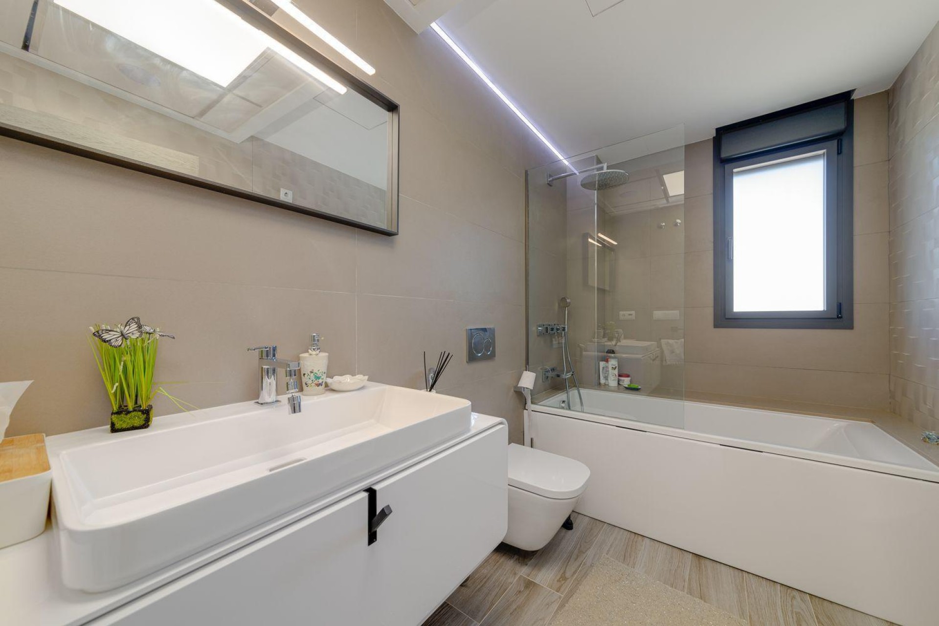 Återförsäljning - Villa -
Torrevieja - Costa Blanca