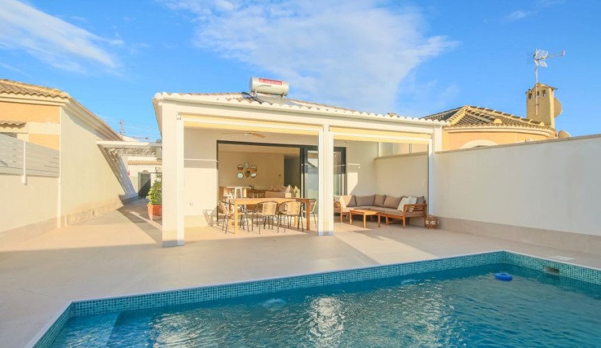 Återförsäljning - Villa -
Torrevieja - Costa Blanca