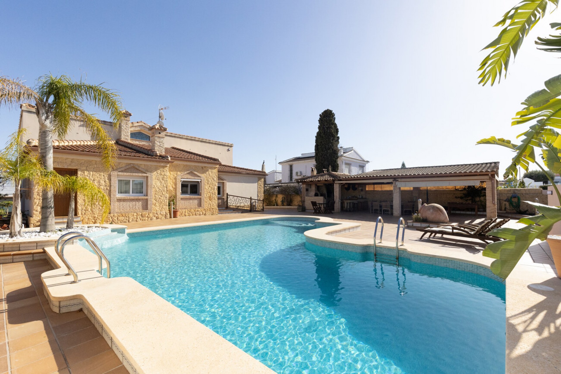Återförsäljning - Villa -
Torrevieja - Costa Blanca