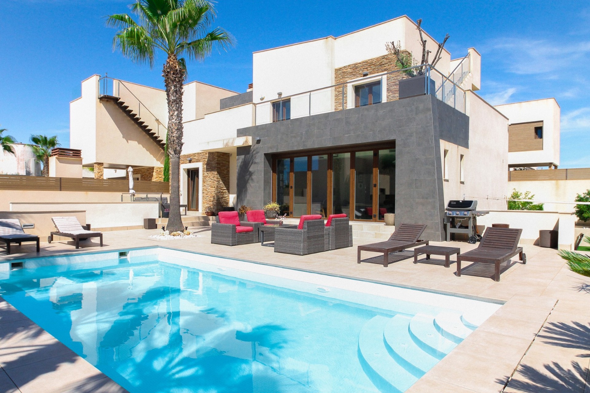 Återförsäljning - Villa -
Torrevieja - Costa Blanca