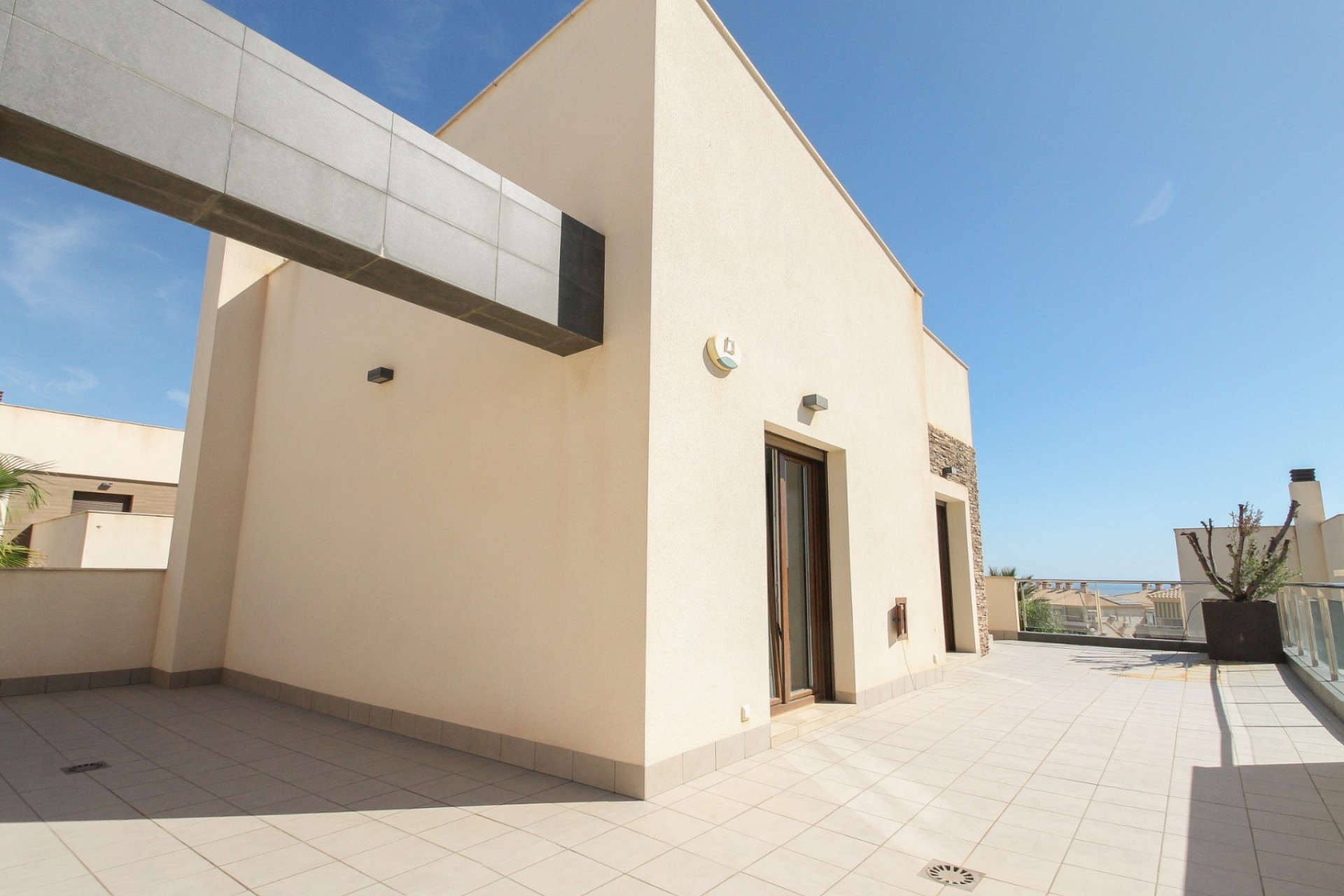 Återförsäljning - Villa -
Torrevieja - Costa Blanca