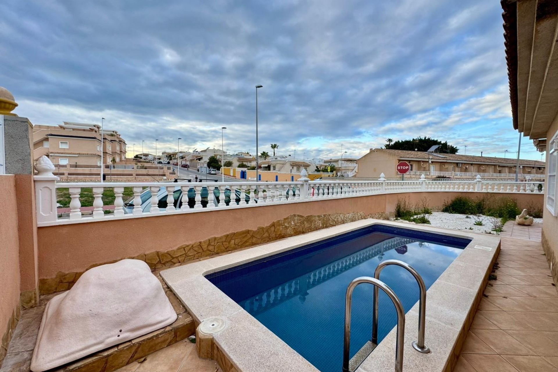 Återförsäljning - Villa -
Torrevieja - Costa Blanca