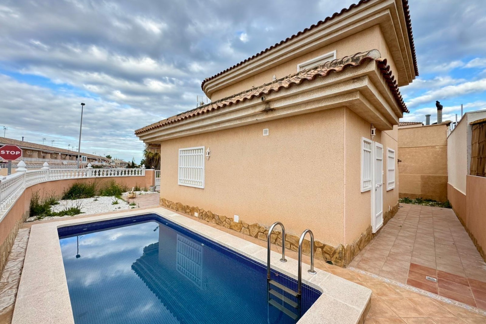 Återförsäljning - Villa -
Torrevieja - Costa Blanca