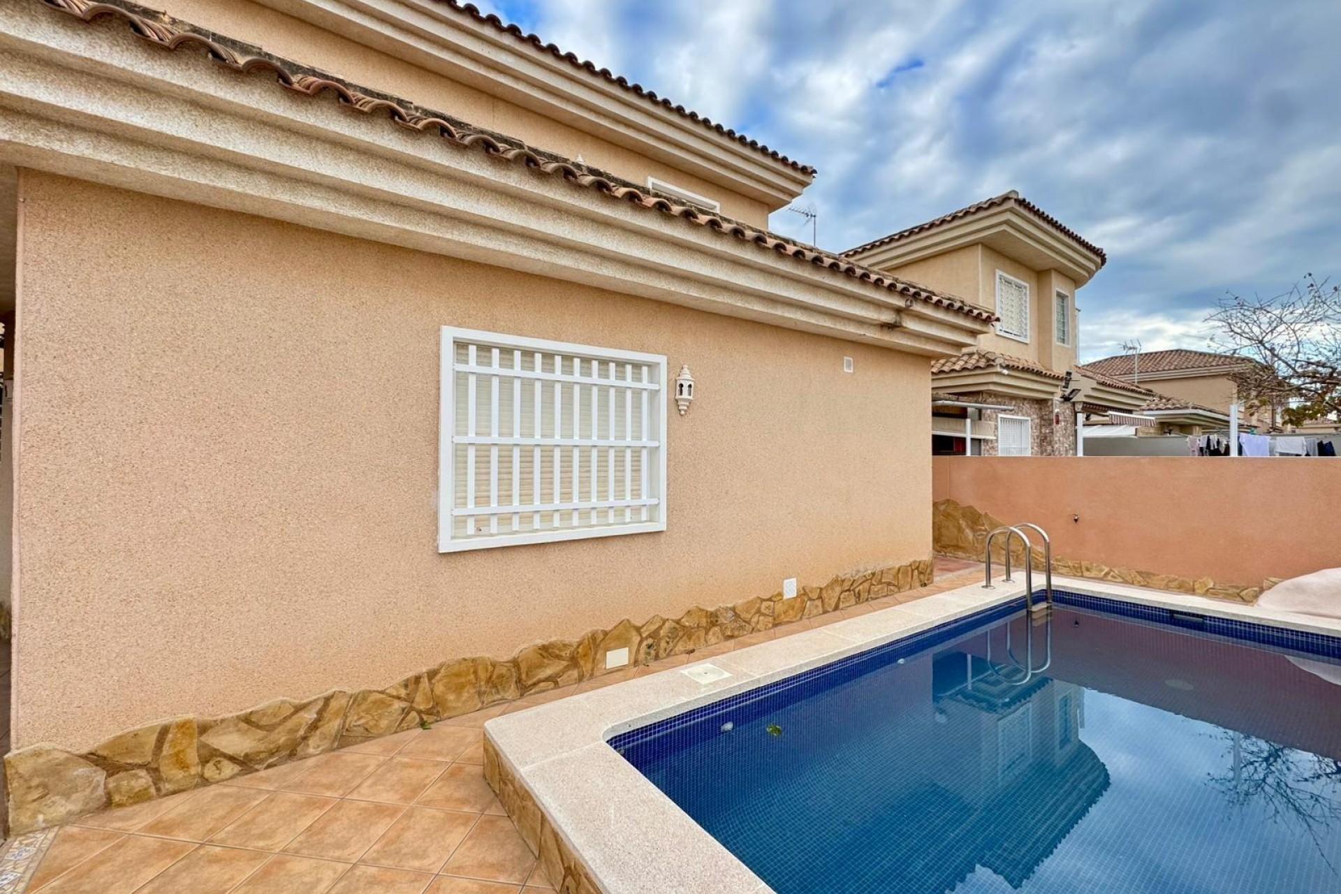 Återförsäljning - Villa -
Torrevieja - Costa Blanca