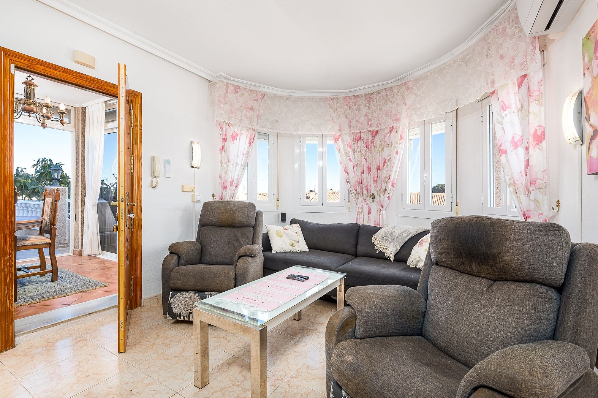 Återförsäljning - Villa -
Torrevieja - Costa Blanca