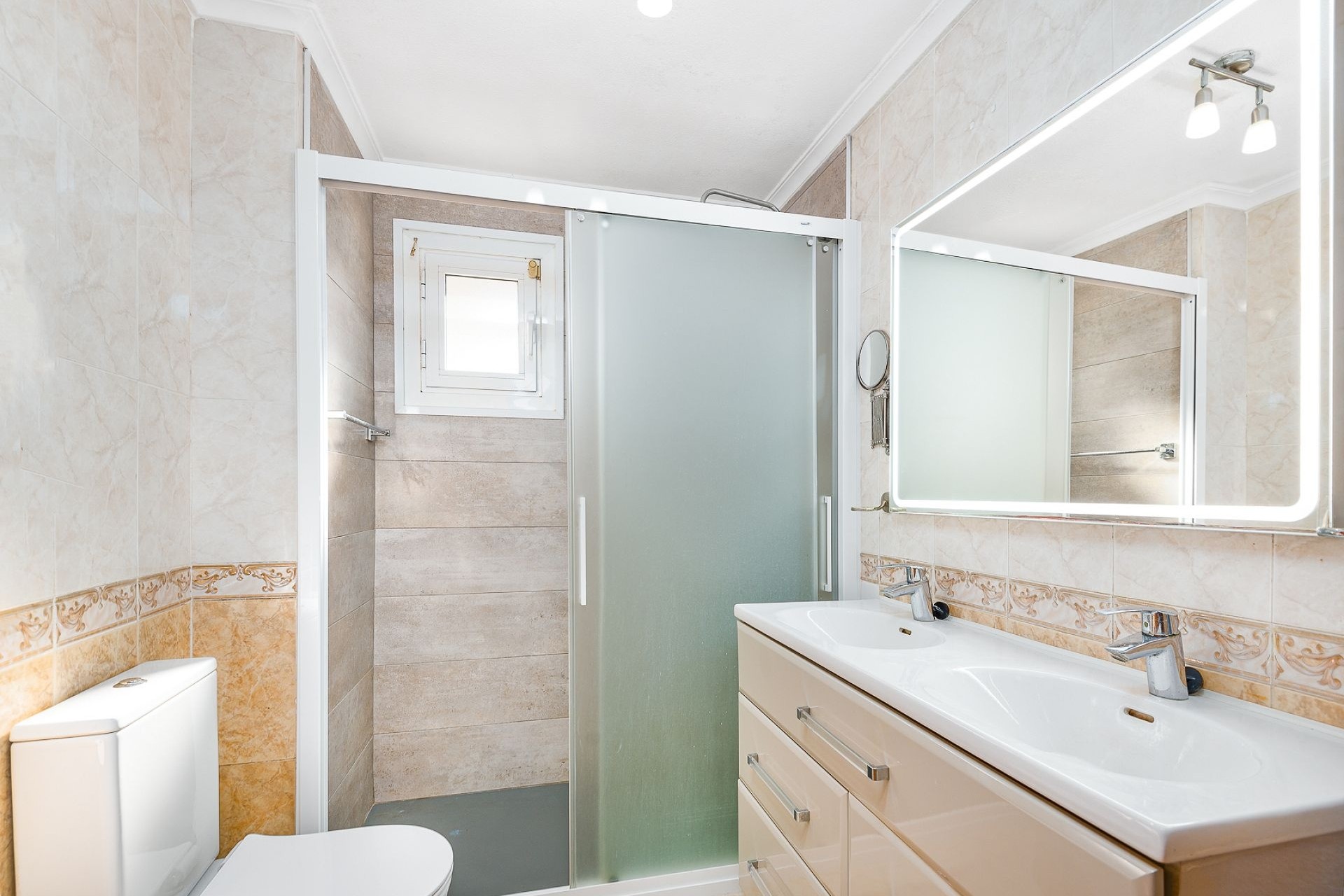 Återförsäljning - Villa -
Torrevieja - Costa Blanca