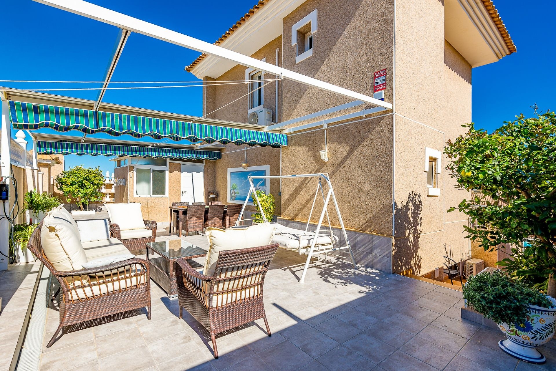 Återförsäljning - Villa -
Torrevieja - Costa Blanca