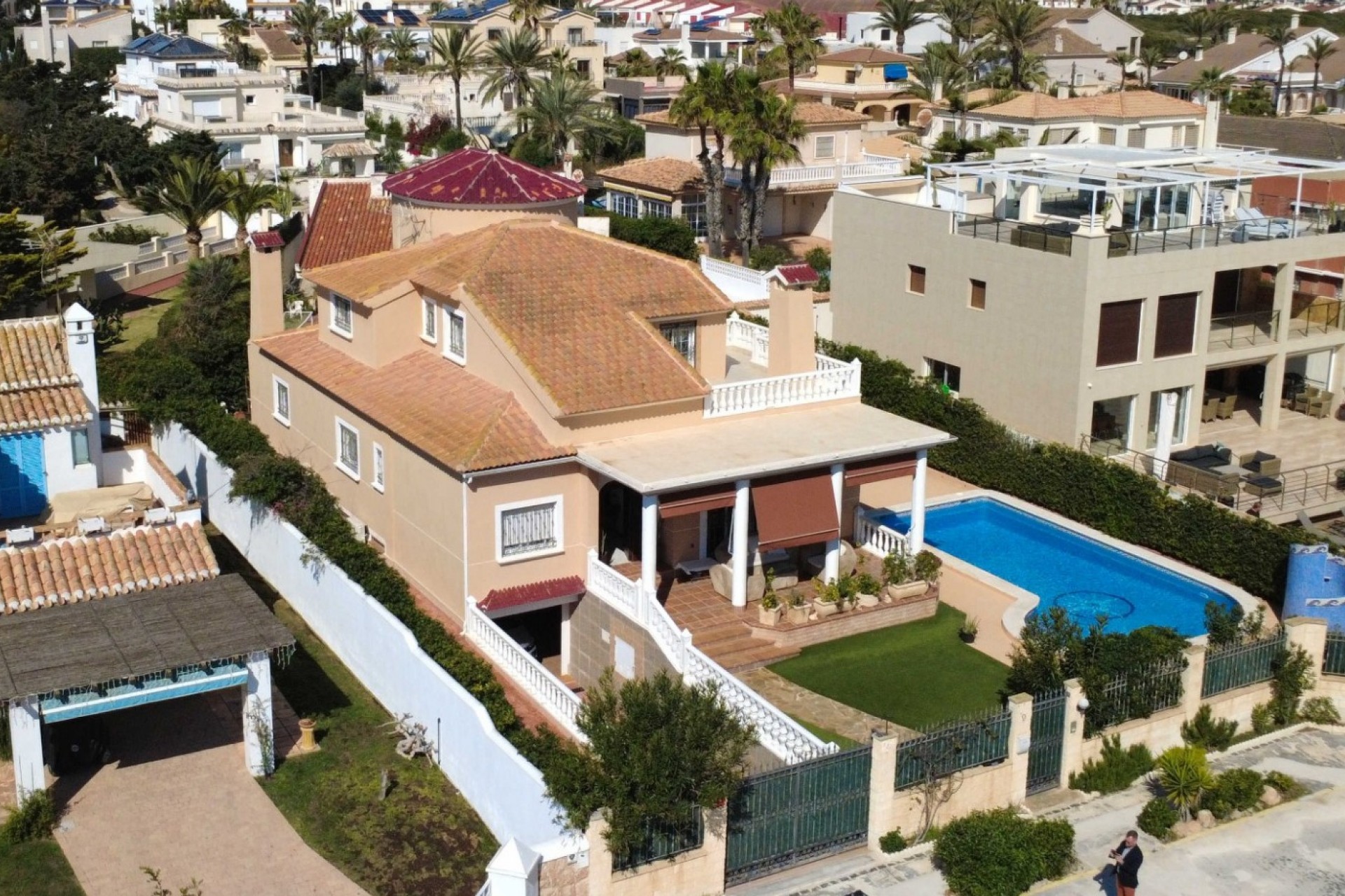 Återförsäljning - Villa -
Torrevieja - Costa Blanca