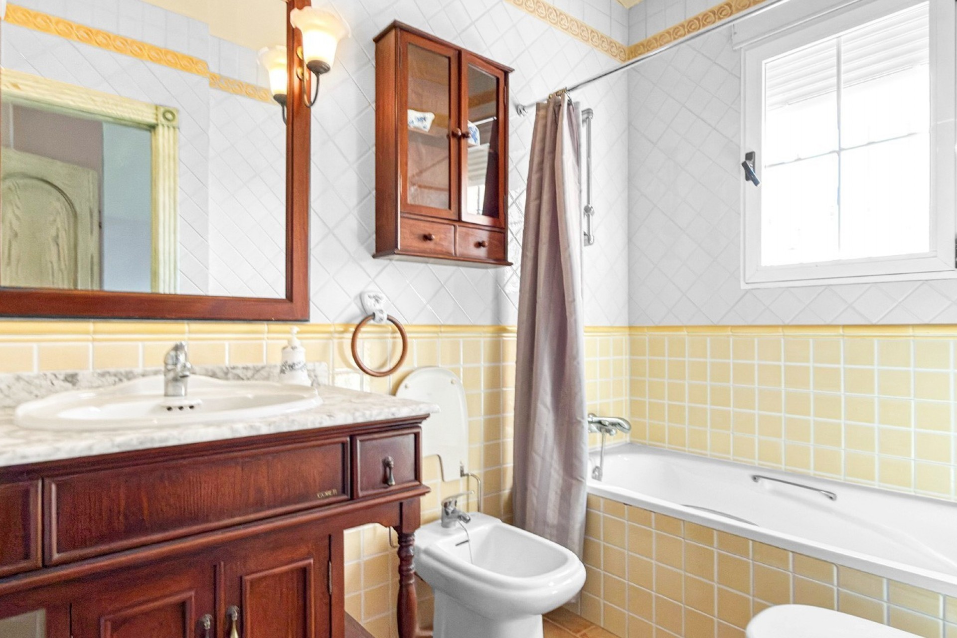 Återförsäljning - Villa -
Torrevieja - Costa Blanca