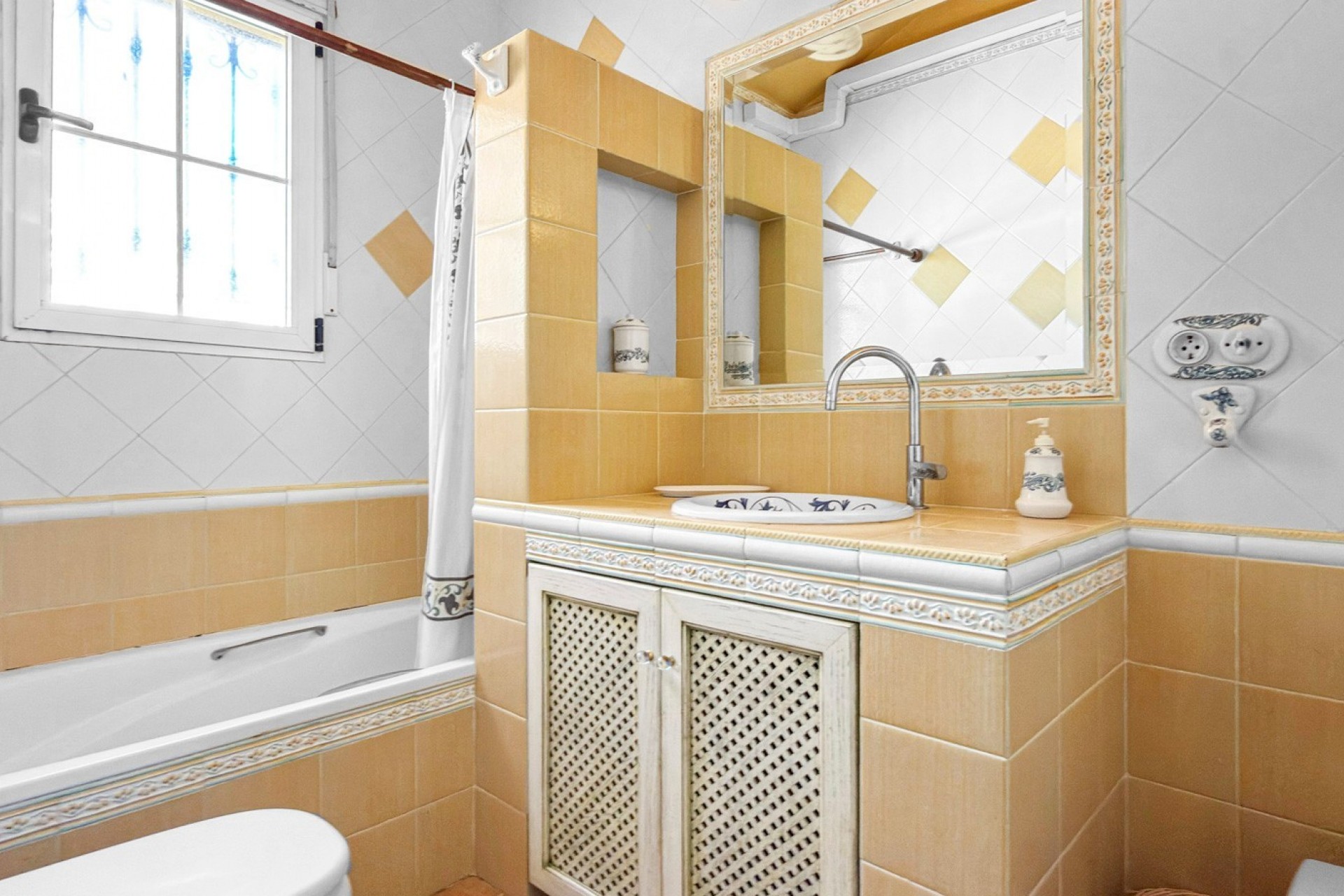 Återförsäljning - Villa -
Torrevieja - Costa Blanca