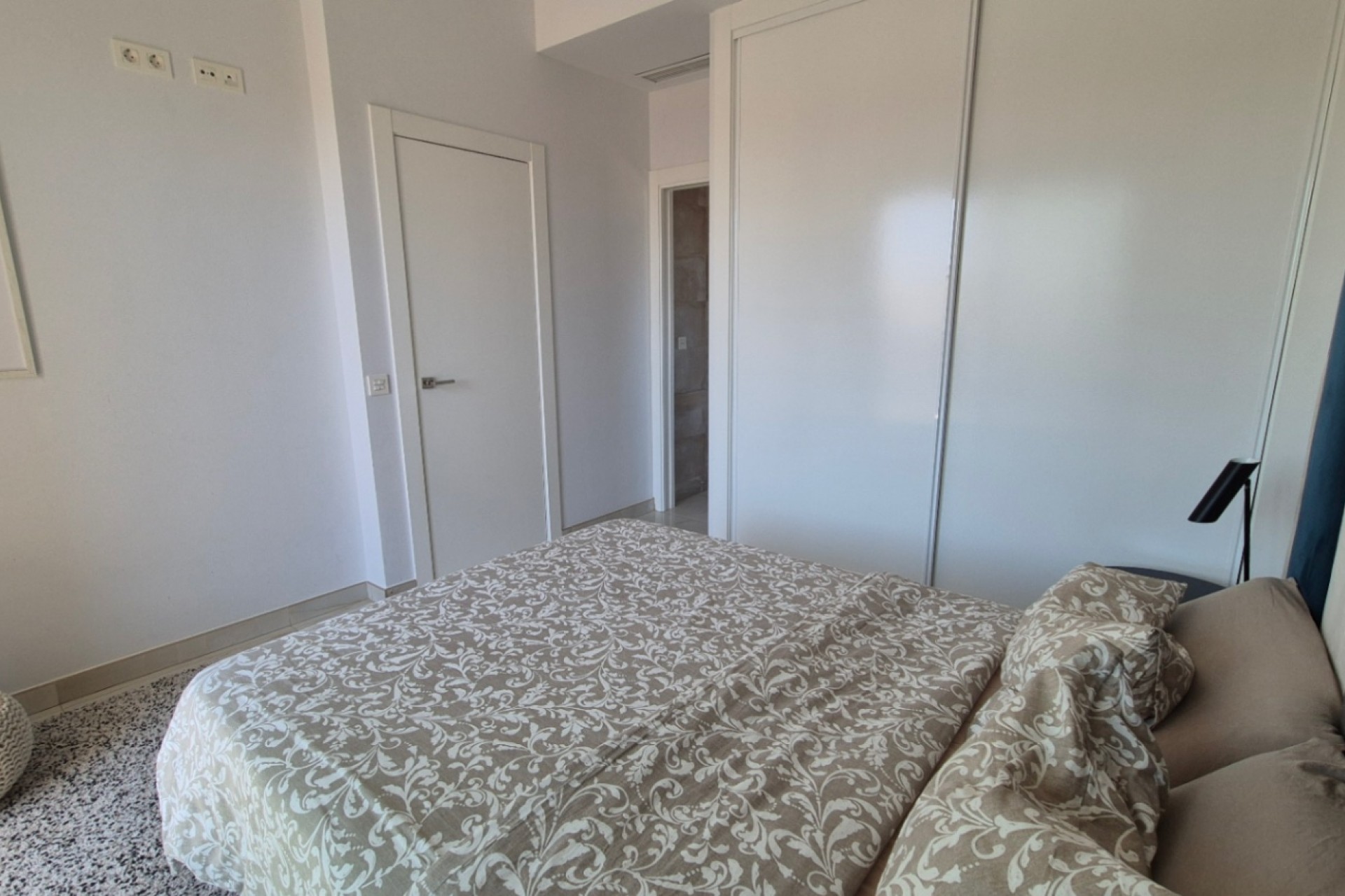 Återförsäljning - Villa -
Torrevieja - Costa Blanca