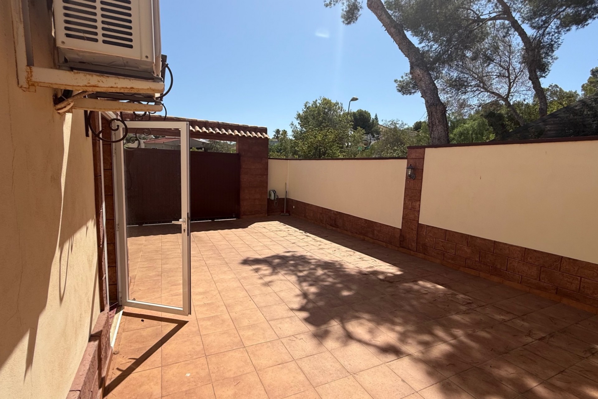 Återförsäljning - Villa -
Torrevieja - Costa Blanca