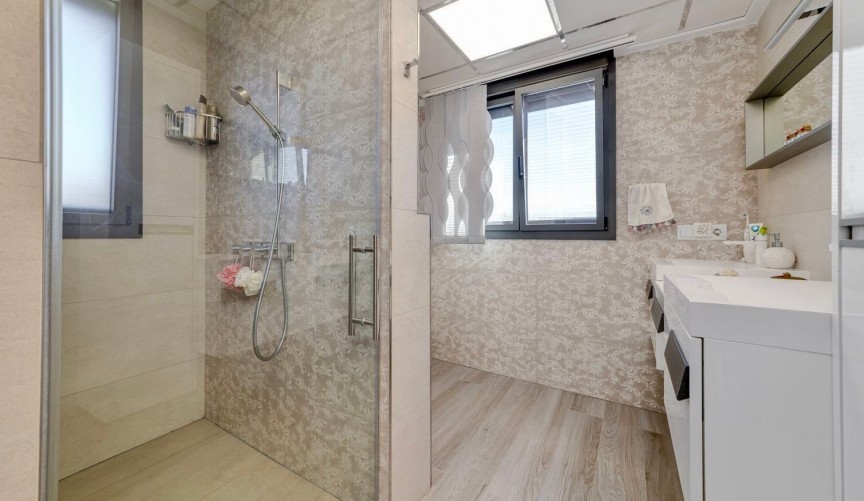 Återförsäljning - Villa -
Torrevieja - Costa Blanca