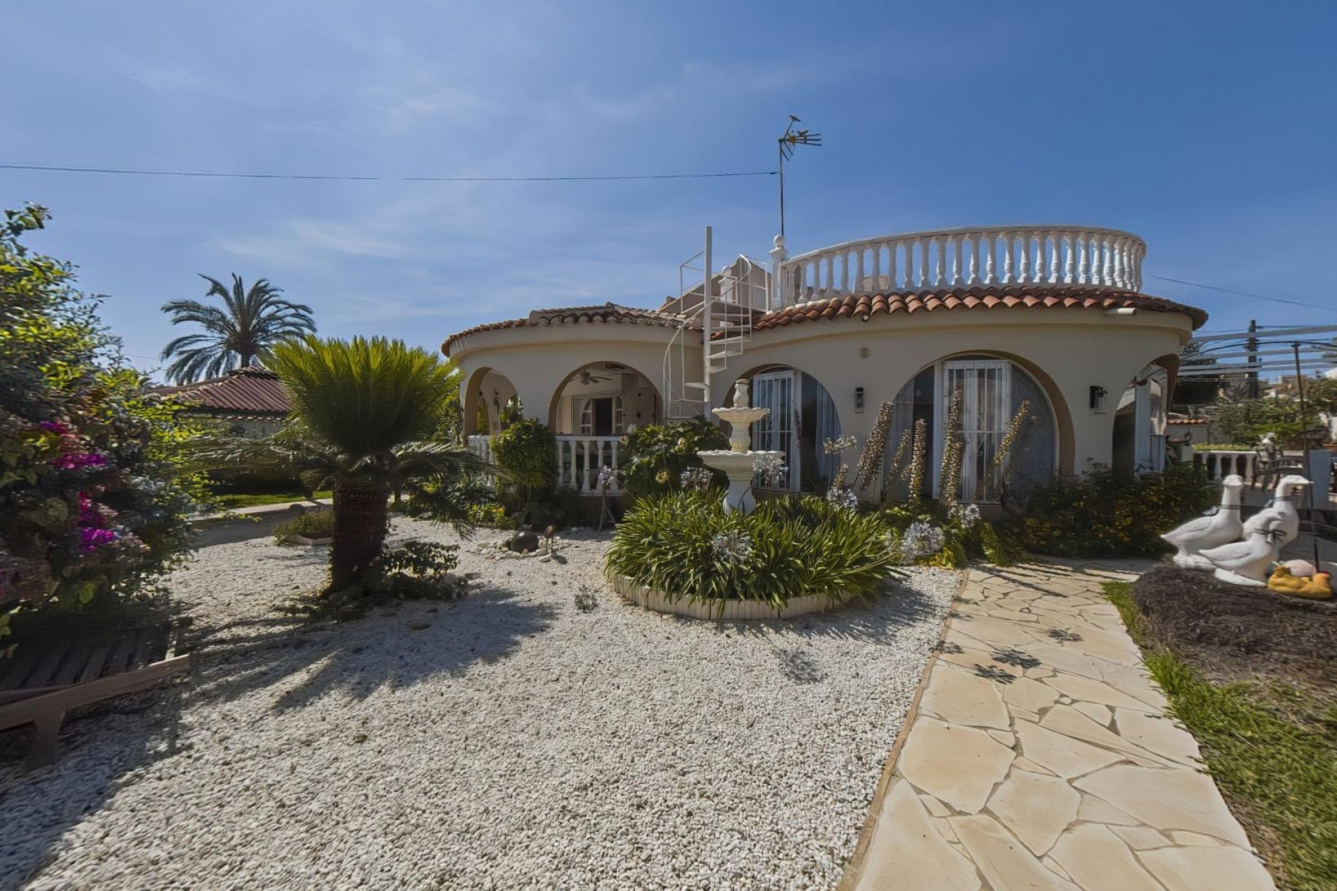Återförsäljning - Villa -
Torrevieja - Costa Blanca