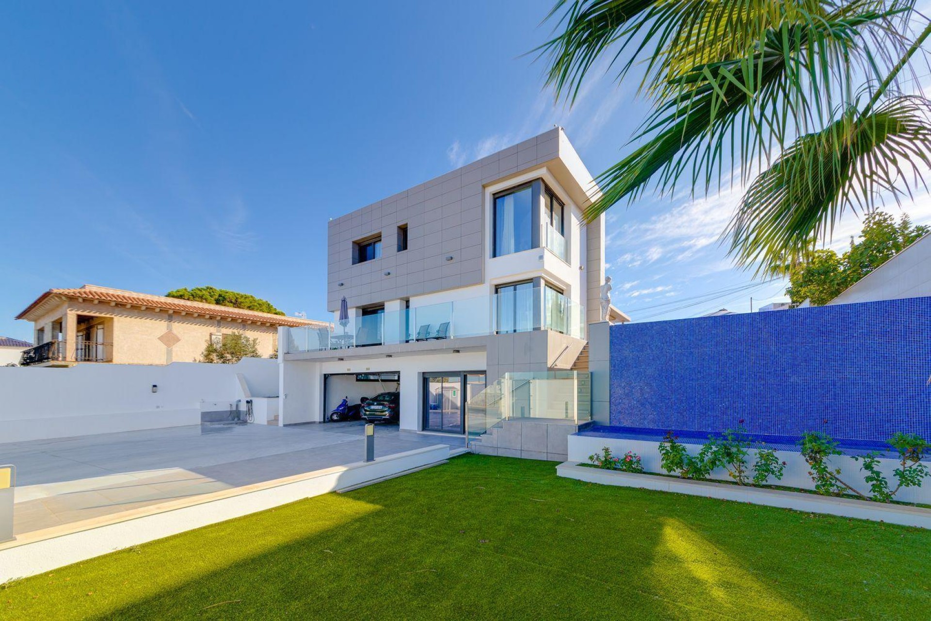 Återförsäljning - Villa -
Torrevieja - Costa Blanca