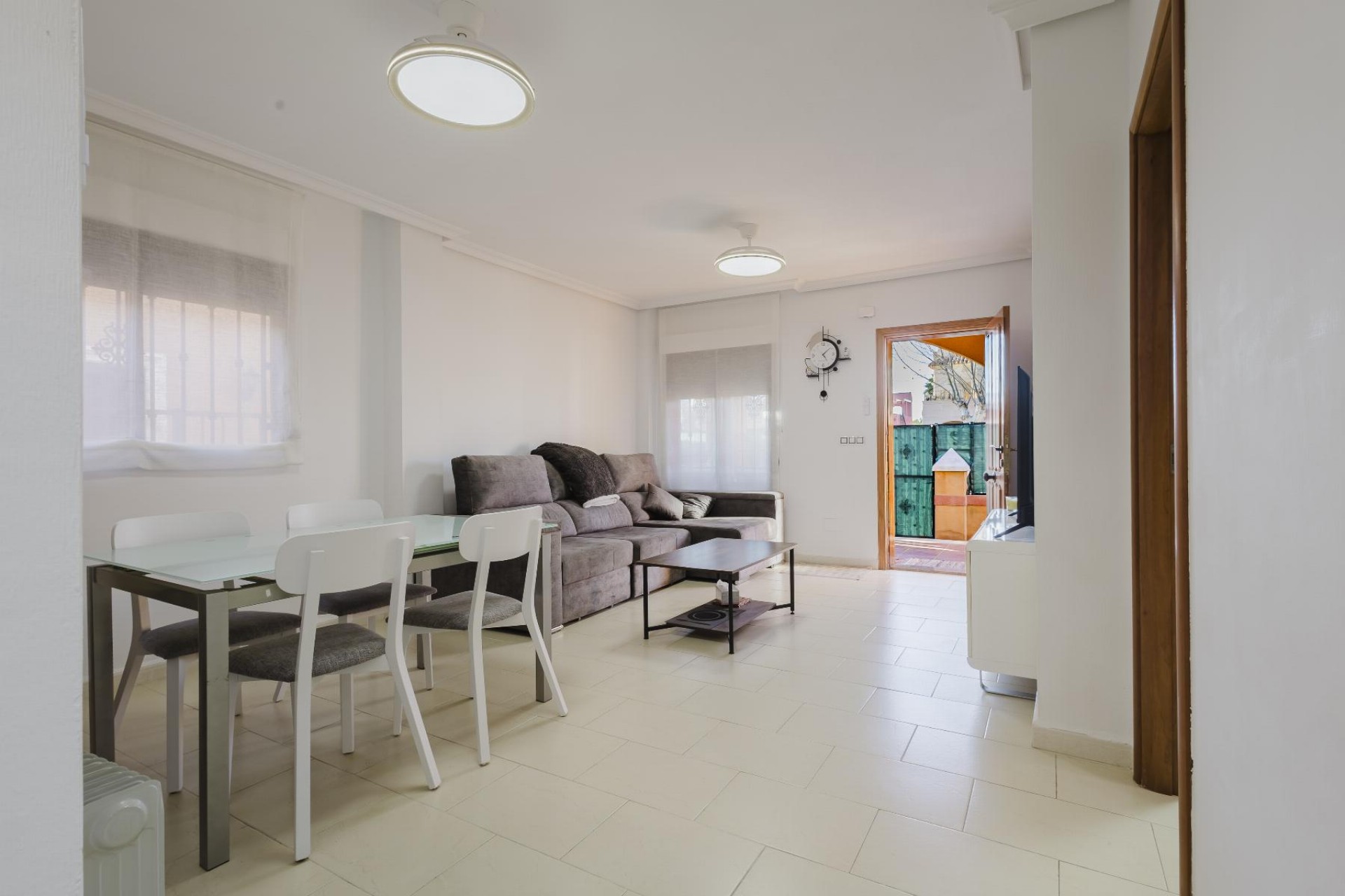 Återförsäljning - Villa -
Torrevieja - Costa Blanca