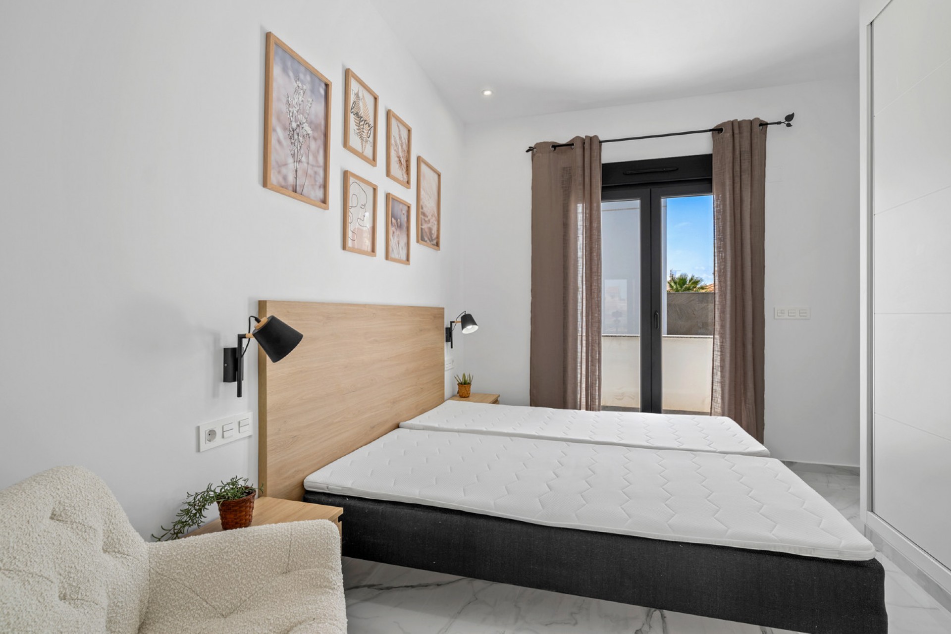 Återförsäljning - Villa -
Torrevieja - Costa Blanca