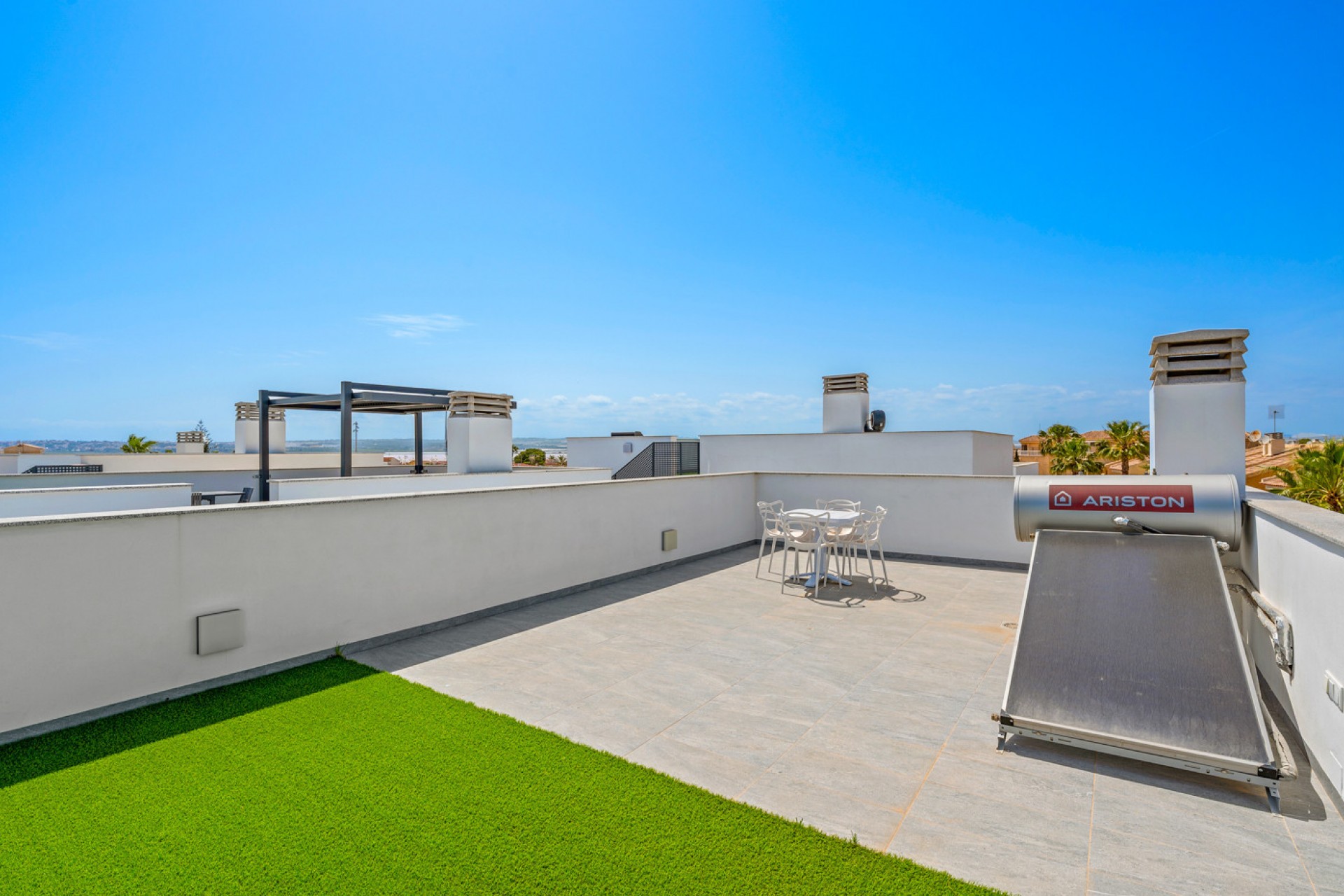 Återförsäljning - Villa -
Torrevieja - Costa Blanca