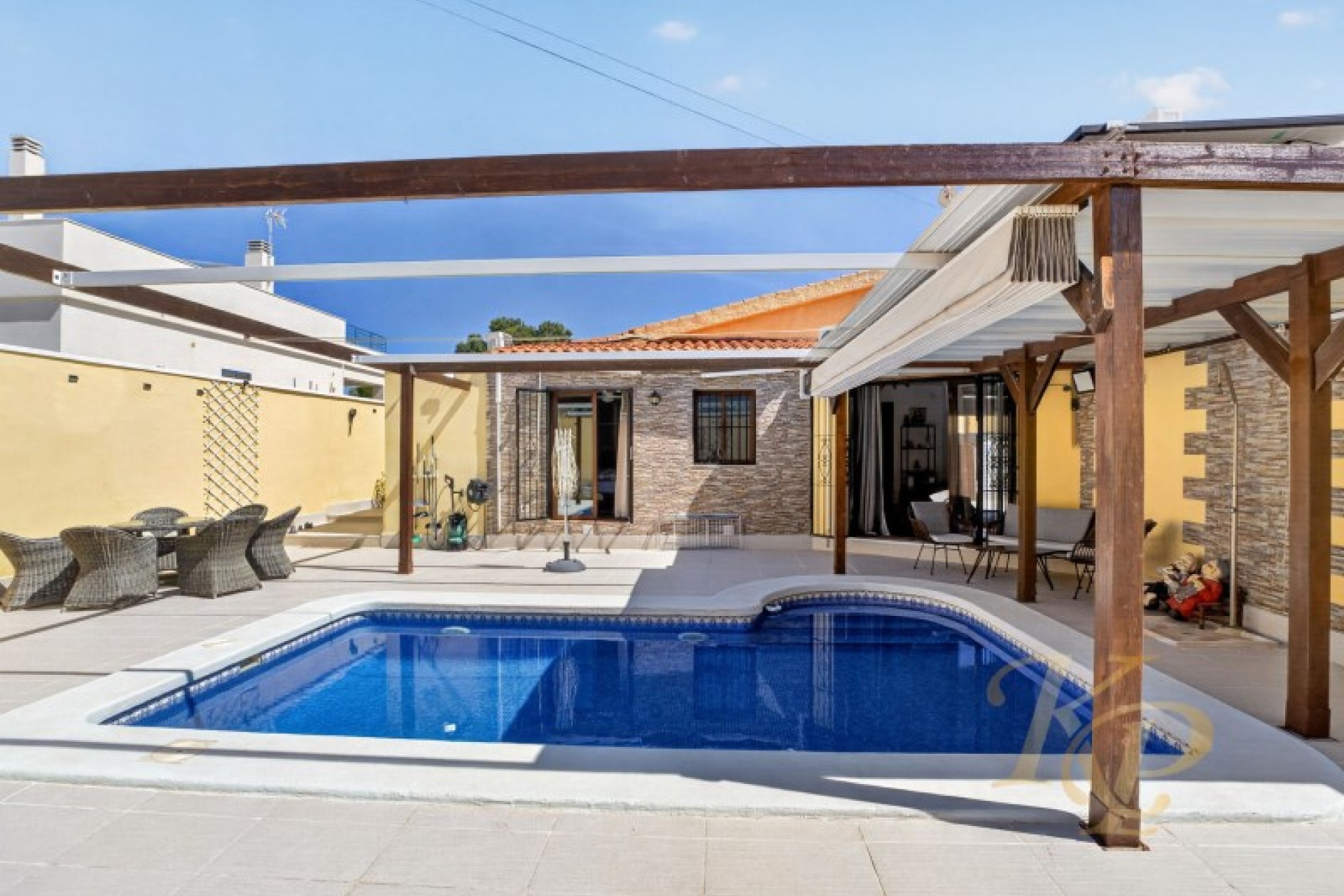 Återförsäljning - Villa -
Torrevieja - Costa Blanca