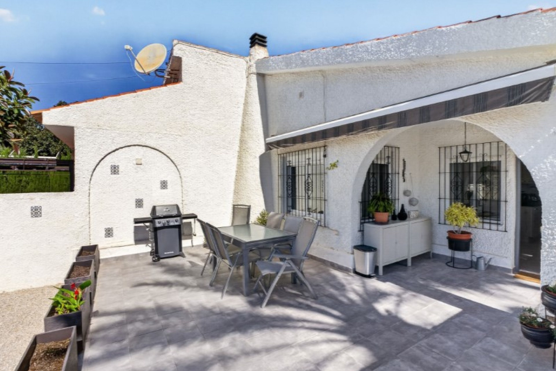 Återförsäljning - Villa -
Torrevieja - Costa Blanca