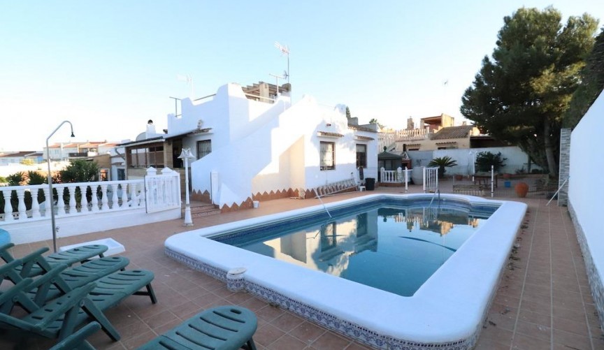 Återförsäljning - Villa -
Torrevieja - Costa Blanca