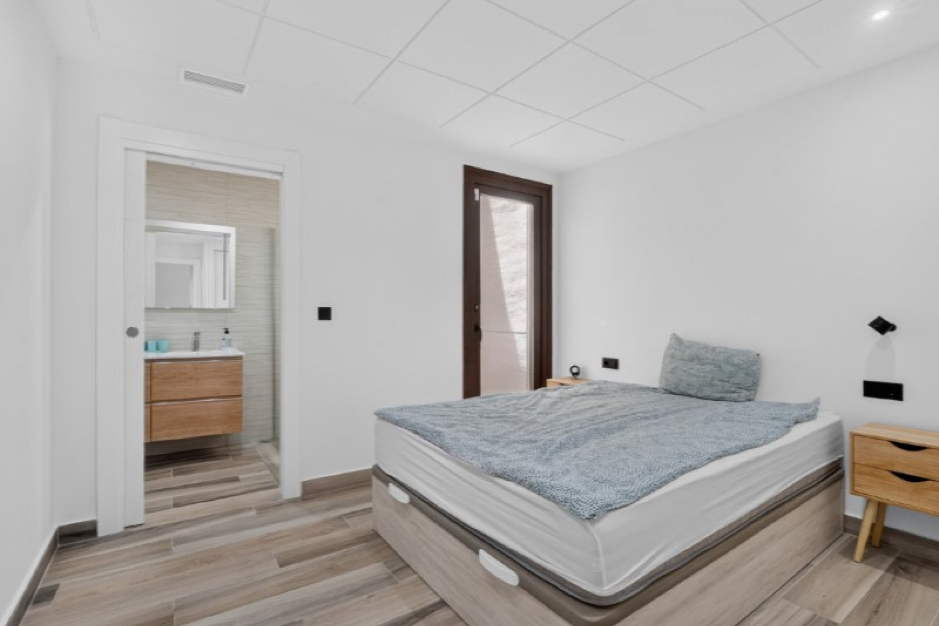 Återförsäljning - Villa -
Torrevieja - Costa Blanca