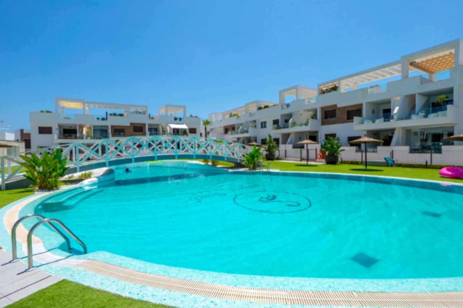 Återförsäljning - Villa -
Torrevieja - Costa Blanca