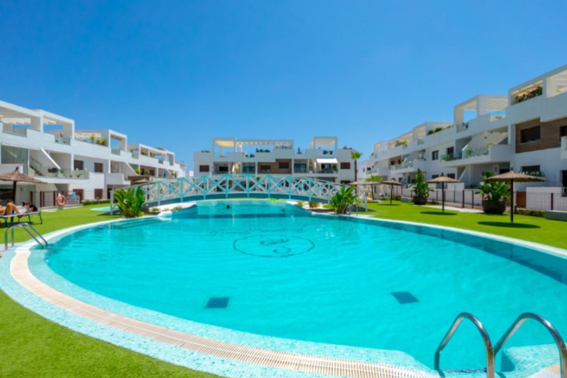 Återförsäljning - Villa -
Torrevieja - Costa Blanca