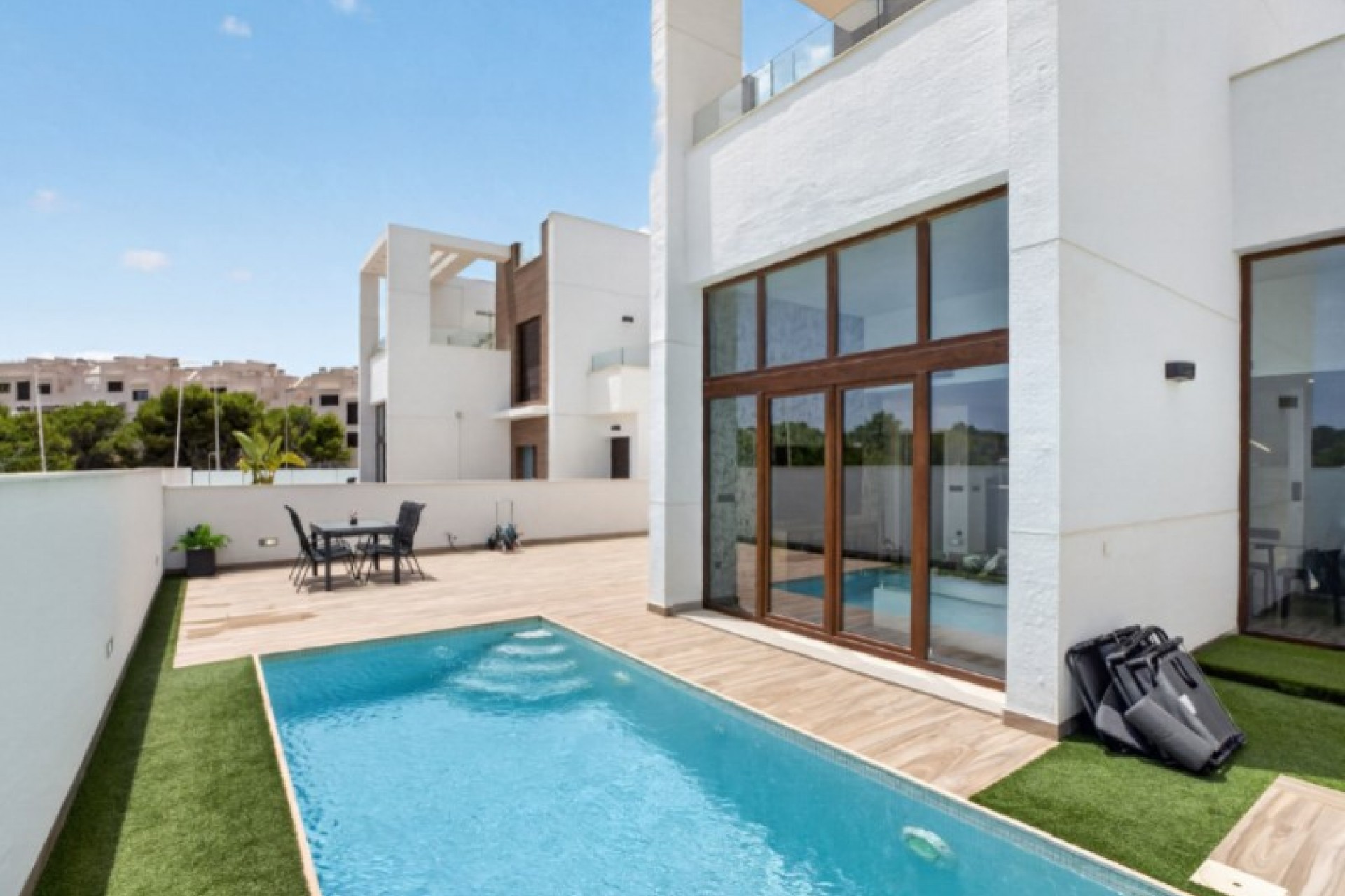 Återförsäljning - Villa -
Torrevieja - Costa Blanca