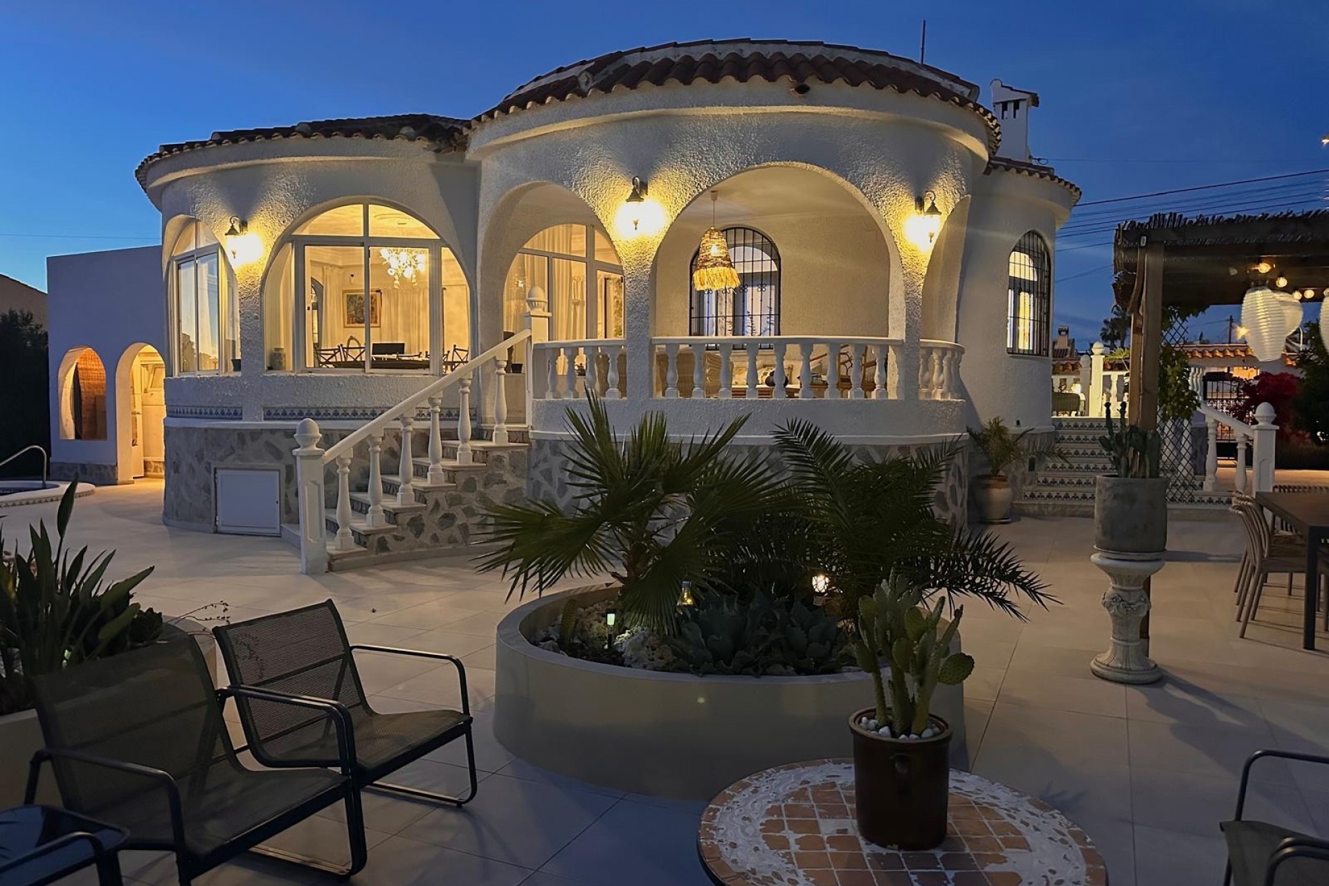 Återförsäljning - Villa -
Torrevieja - Costa Blanca