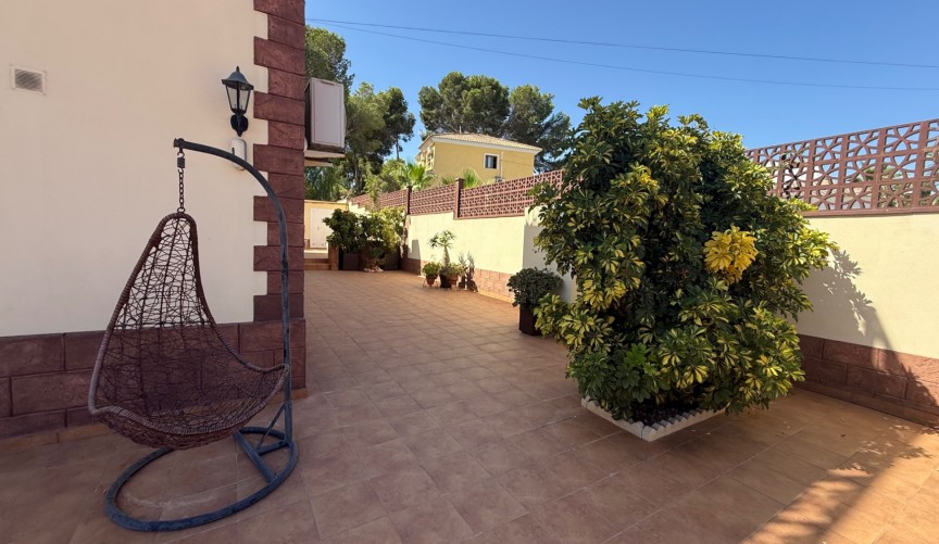 Återförsäljning - Villa -
Torrevieja - Costa Blanca