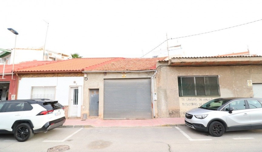 Återförsäljning - Villa -
Torrevieja - Costa Blanca