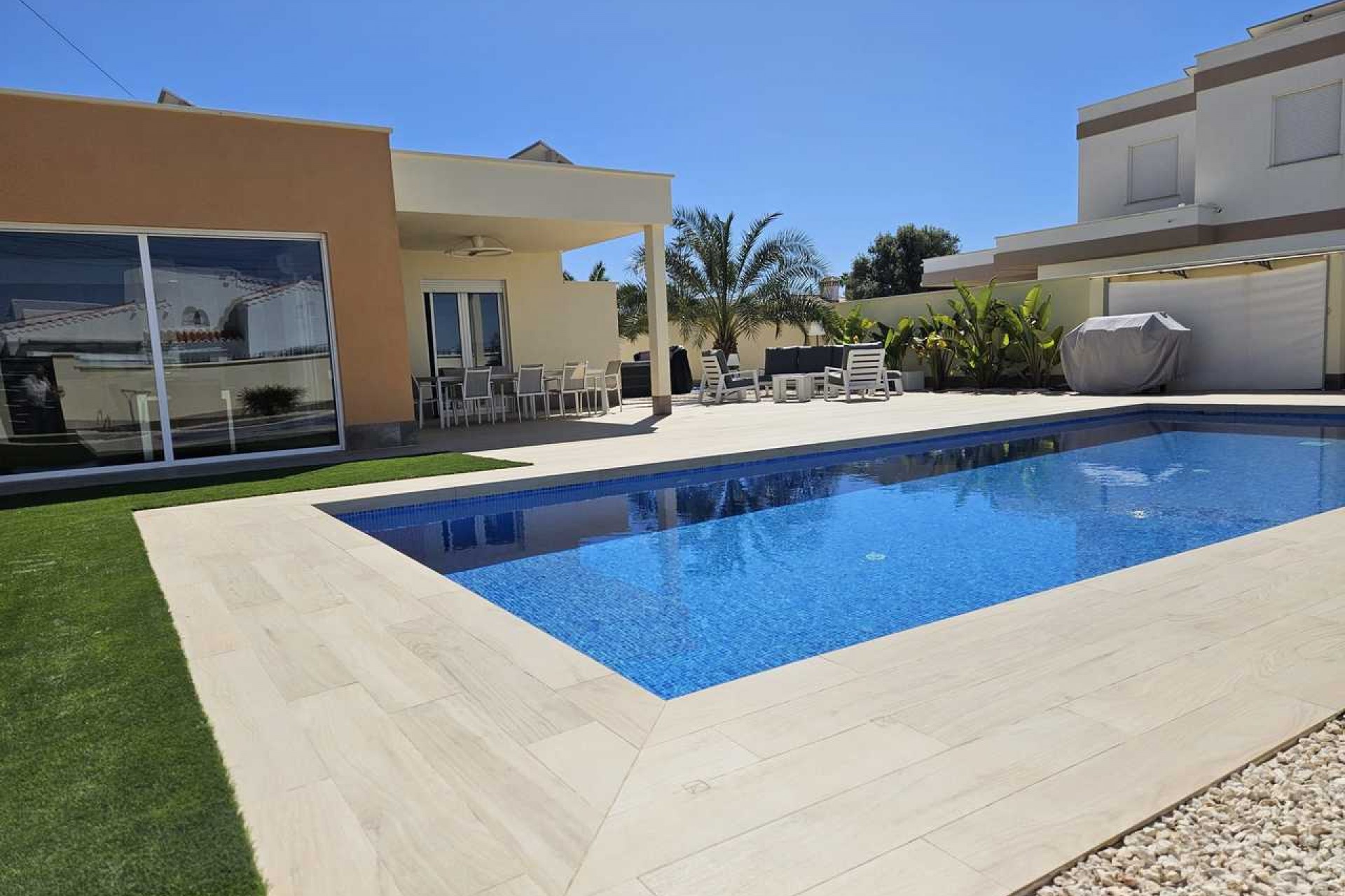 Återförsäljning - Villa -
Torrevieja - Costa Blanca