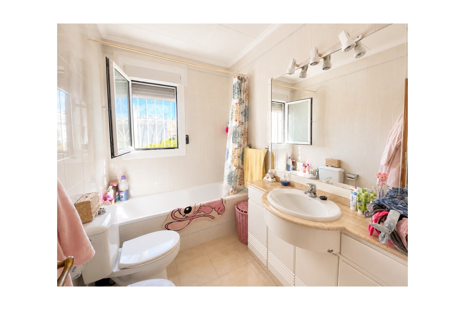 Återförsäljning - Villa -
Torrevieja - Costa Blanca