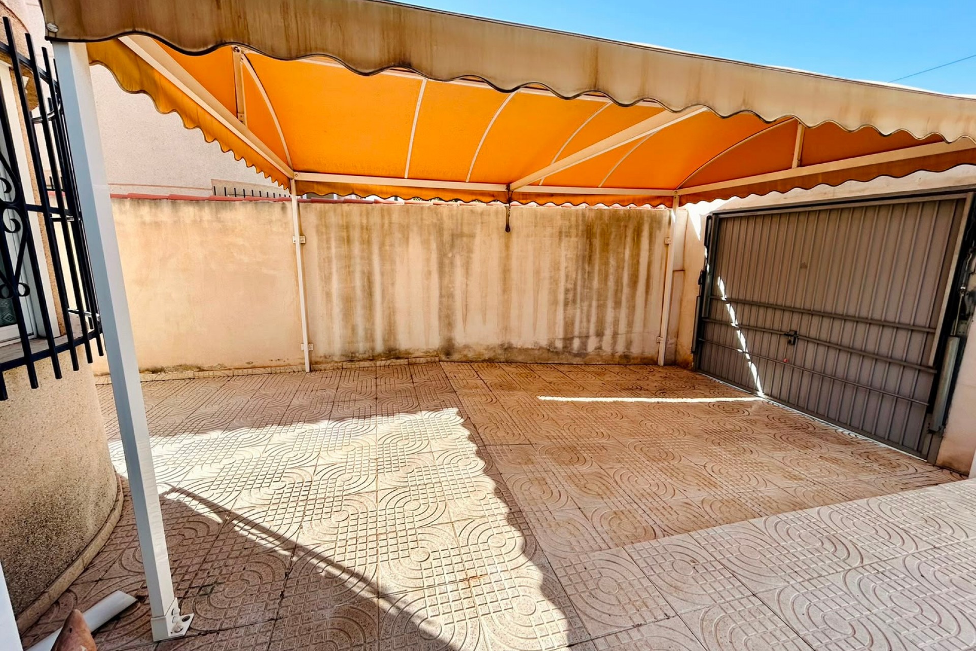 Återförsäljning - Villa -
Torrevieja - Costa Blanca