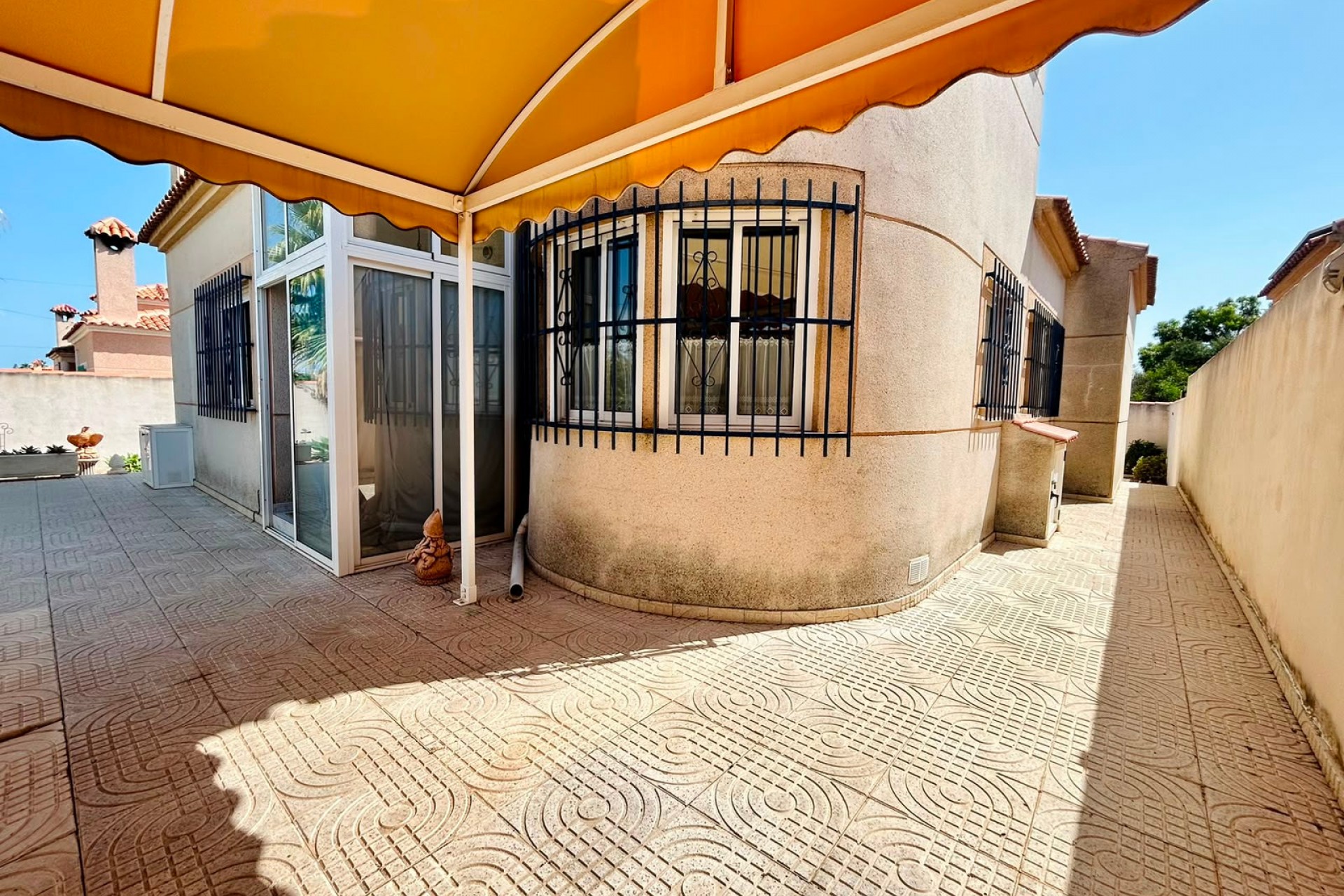 Återförsäljning - Villa -
Torrevieja - Costa Blanca