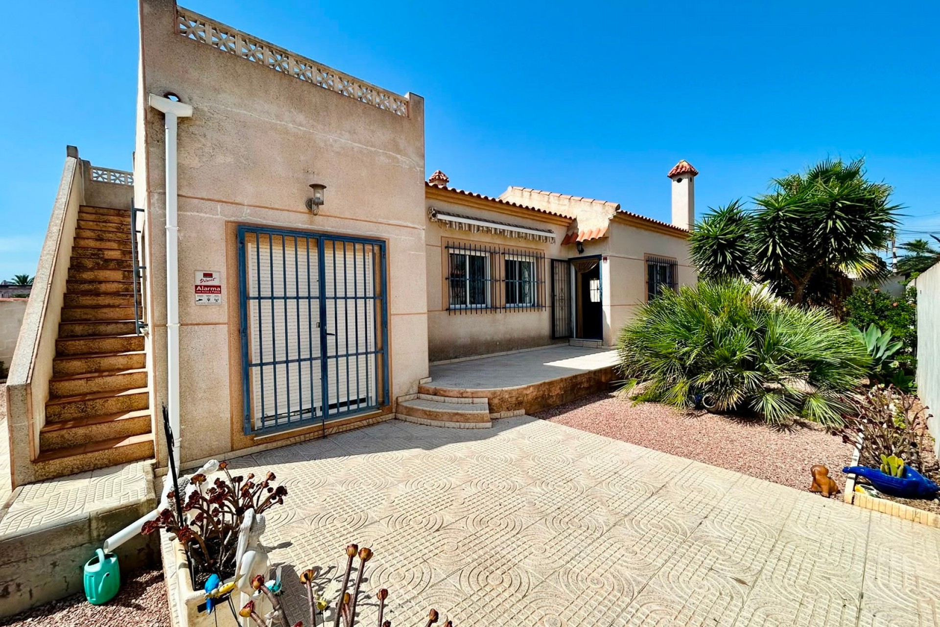Återförsäljning - Villa -
Torrevieja - Costa Blanca