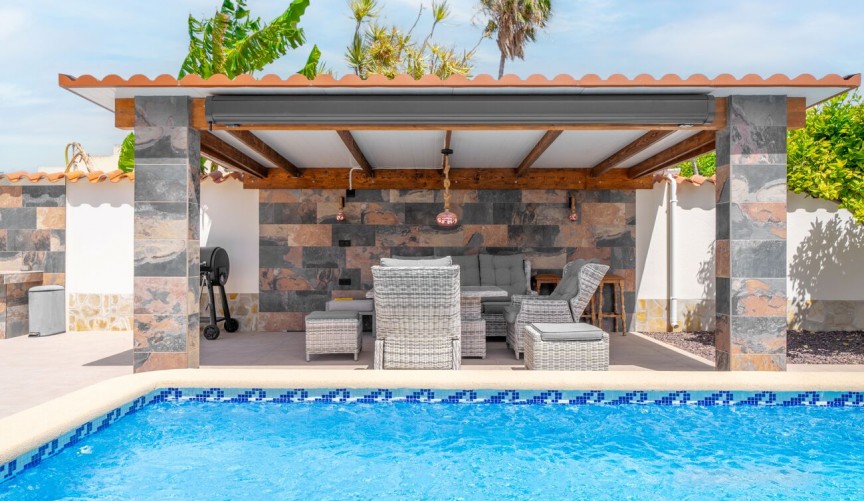 Återförsäljning - Villa -
Torrevieja - Costa Blanca