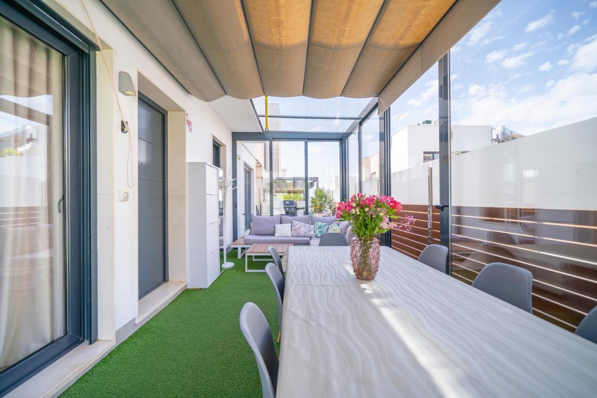 Återförsäljning - Villa -
Torrevieja - Costa Blanca