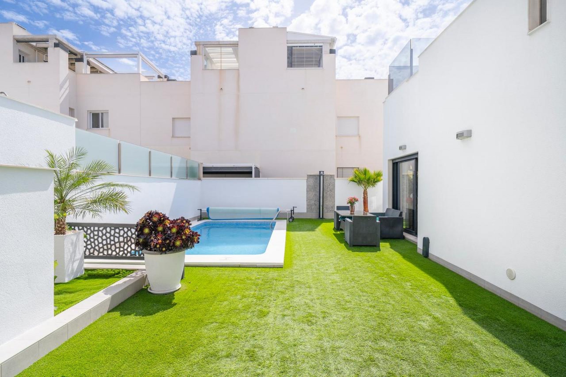 Återförsäljning - Villa -
Torrevieja - Costa Blanca