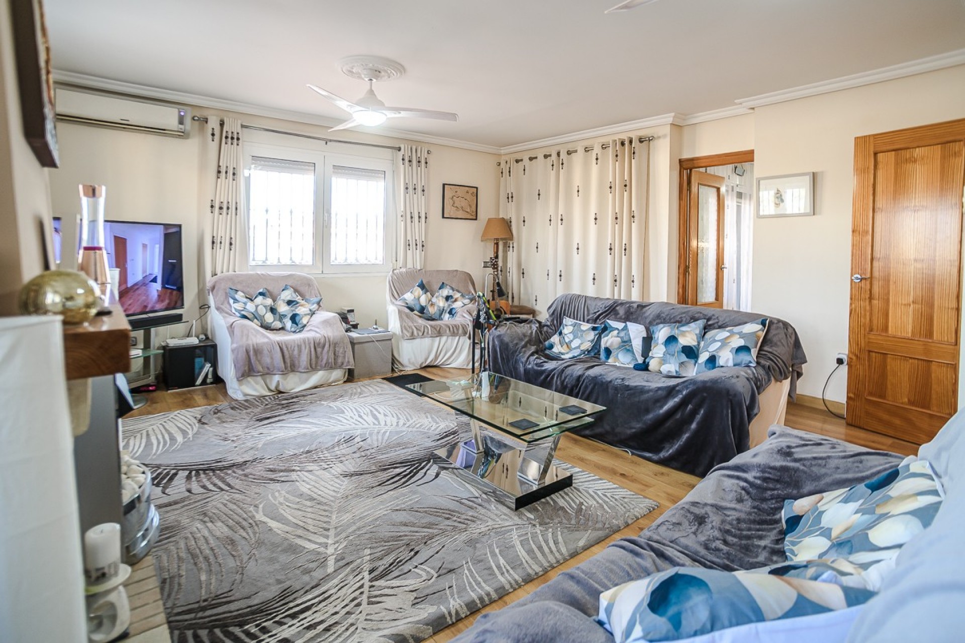 Återförsäljning - Villa -
Torrevieja - Costa Blanca