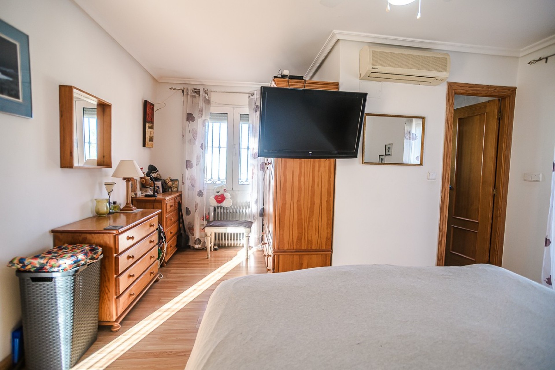 Återförsäljning - Villa -
Torrevieja - Costa Blanca